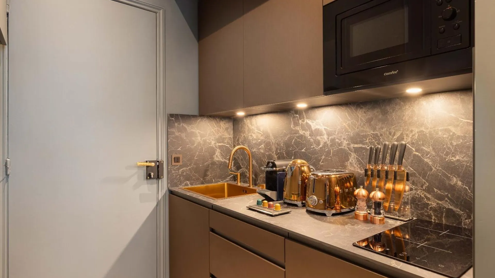 Apartment The Grand Champs Elysees Paris